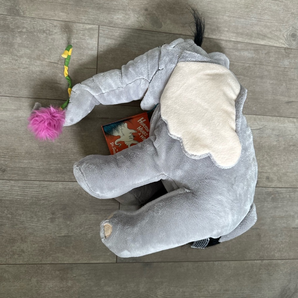 Dr. Seuss Horton Hears a Who Plush & Book Macy's 2008 14" Limited Edition - Picture 7 of 15